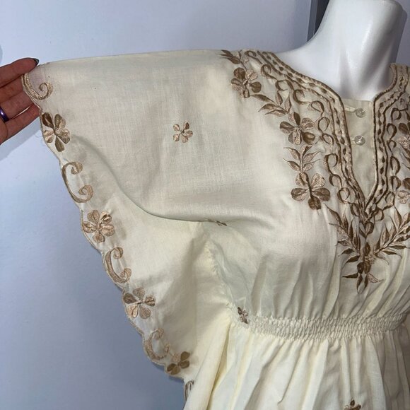 Vtg 70s Cream Tan Embroidered Floral Butterfly Batwing Sleeve Hippie Boho Top - Picture 4 of 4
